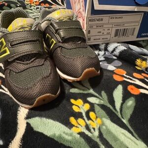 New Balance Green and Black Athletic Sneakers with Velcro